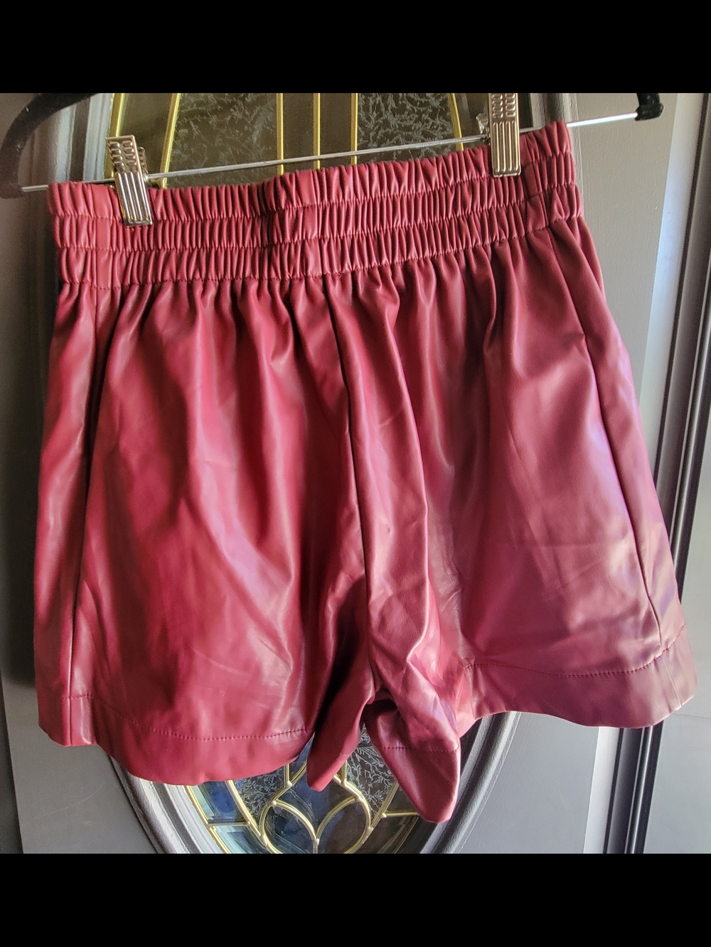 entro Women's Faux Leather Elastic-Waist Maroon Shorts size medium.
